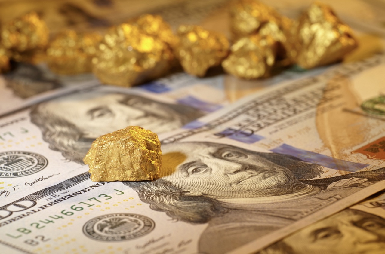 Vàng và đồng Đô la Mỹ có mối tương quan chặt chẽ